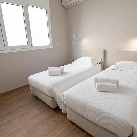 Kalavria Luxury Suites, Afroditi Suite With Magnificent Sea View And Private Swimming Pool. Poros Town Exterior photo