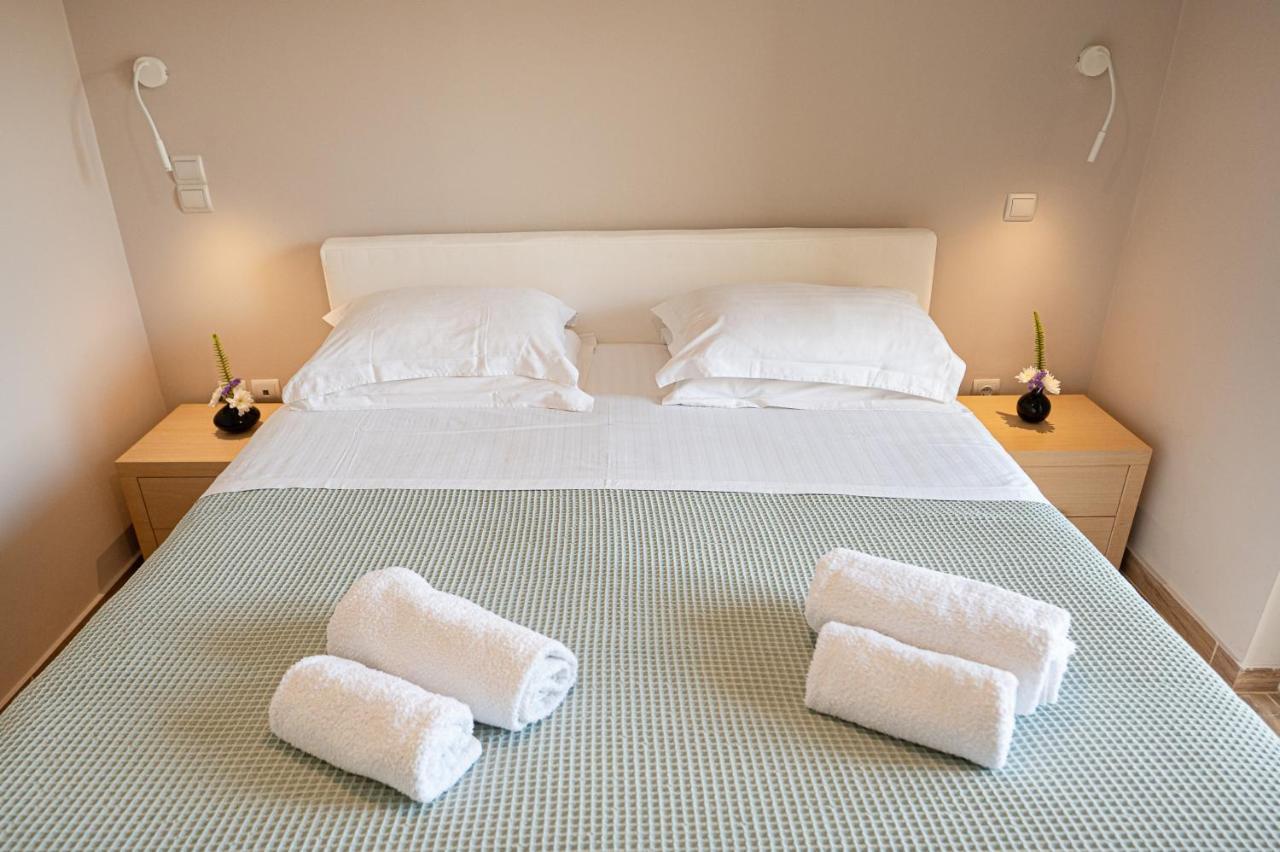 Kalavria Luxury Suites, Afroditi With Magnificent Sea View And Private Swimming Pool. * Poros Town