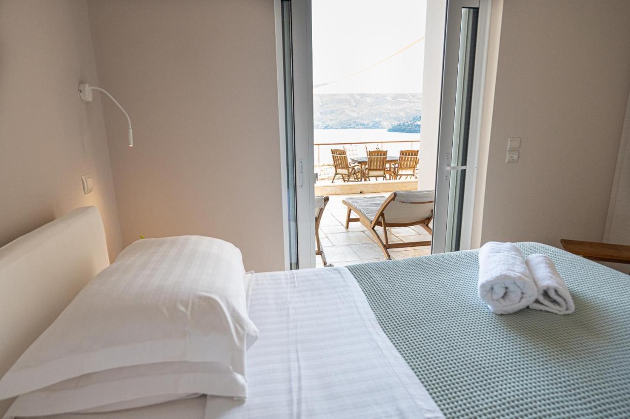Villa Kalavria Luxury Suites, Afroditi With Magnificent Sea View And Private Swimming Pool. Poros Town