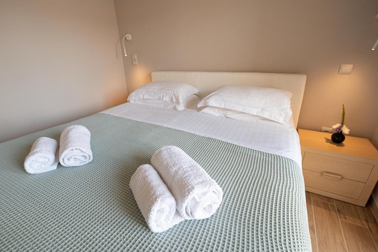 Villa Kalavria Luxury Suites, Afroditi With Magnificent Sea View And Private Swimming Pool. Poros Town