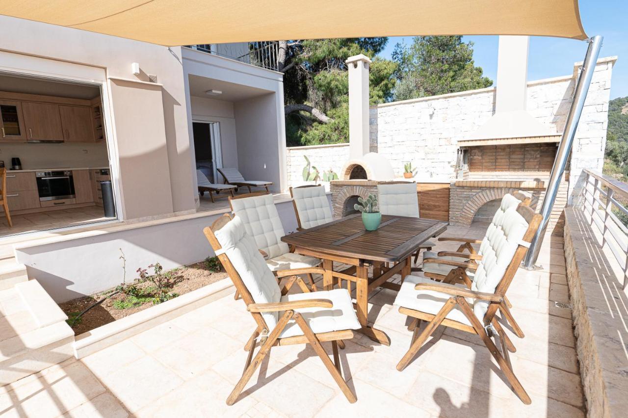 Kalavria Luxury Suites, Afroditi With Magnificent Sea View And Private Swimming Pool. Villa Poros Town