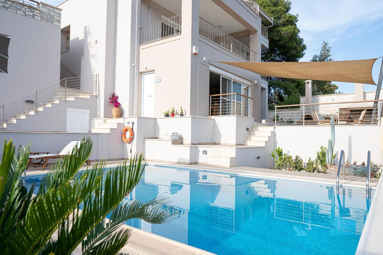 Kalavria Luxury Suites, Afroditi With Magnificent Sea View And Private Swimming Pool. Poros Town